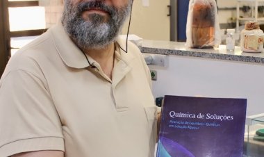 Livro de professor da UFV é selecionado para concorrer ao Prêmio Jabuti Acadêmico