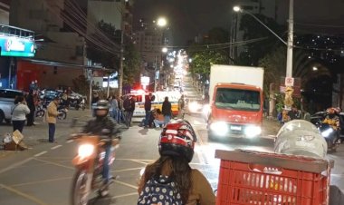 Câmera flagra idosa sendo atropelada por motocicleta na avenida Castelo Branco