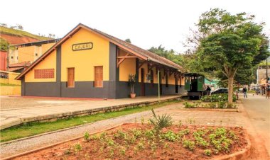 Cajuri realiza exposição de artes realizadas em projeto social