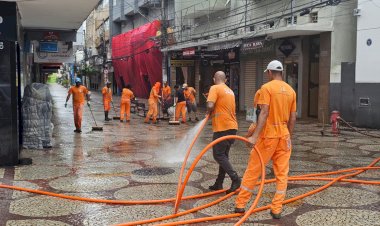 SAAE e prefeitura realizam operação de limpeza no centro de Viçosa