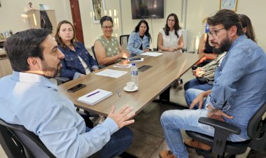 Municipalização escolar em Viçosa é tema de reunião entre PMV e professores