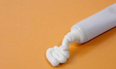 Anvisa volta a interditar creme dental da Colgate