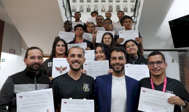 Câmara homenageia Escola Alice Loureiro por destaque no Jemg