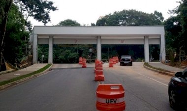 Trânsito fica interrompido na Vila Giannetti nesta quinta-feira