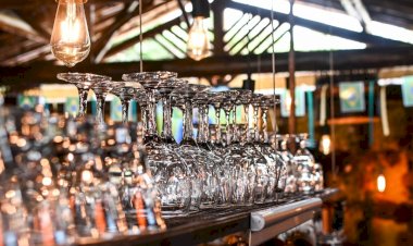 Programa estadual oferta 20 vagas para curso de técnicas de garçom em Viçosa