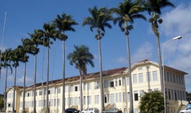 Divisão de Moradias Estudantis da UFV doa cobertores a estudantes assistidos