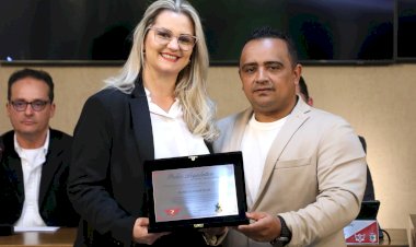 Haskell é homenageada na Câmara de Viçosa pelos seus  25 anos de atuação