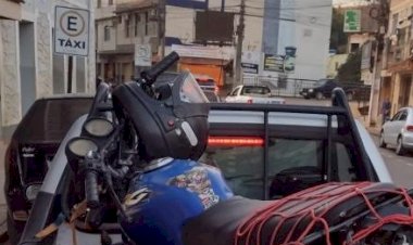 Polícia prende acusado de duplicar placa de veículo em Ervália