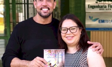 Ex-aluna lança livro com homenagem a professor da UFV