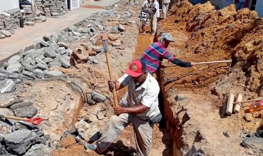 Prefeitura constrói rede pluvial na Rua Aparecida