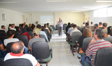 Produtores e nutricionistas se reuniram para discutir programa de alimentação escolar