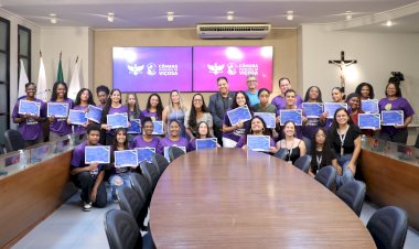 Câmara de Viçosa encerra Parlamento Jovem 2025 e recebe propostas de estudantes