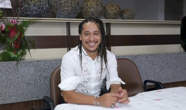 Artista Visual viçosense lança autobiografia