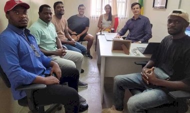 Estudantes estrangeiros reivindicam posto da Polícia Federal em Viçosa para renovação de vistos