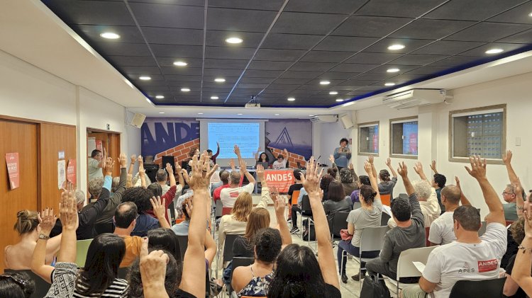 Professores da UFJF e IF Sudeste aprovam proposta de saída unificada da greve