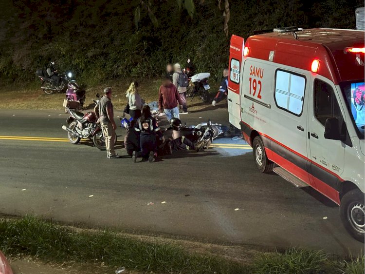 Colisão entre motocicletas deixa dois feridos na avenida Maria de Paula Santana