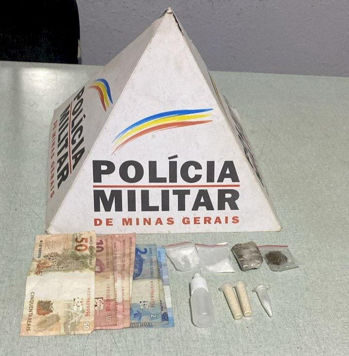 Polícia Militar prende homem por tráfico de drogas durante festa em Cajuri