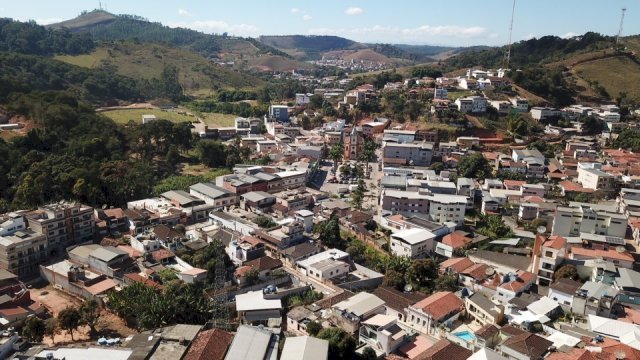 Homem é morto a tiros em Teixeiras