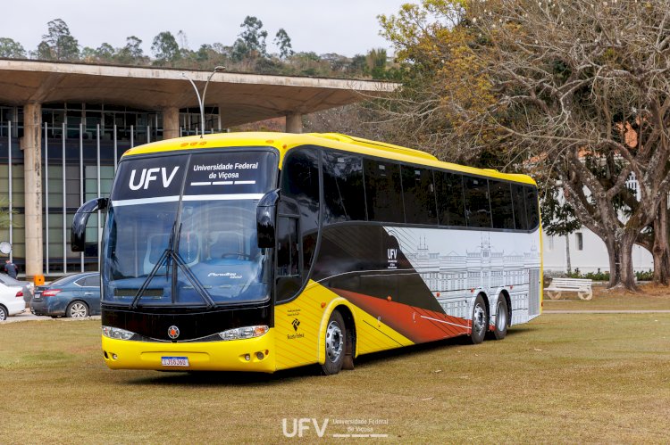 UFV recebe ônibus e caminhão doados pela Receita Federal