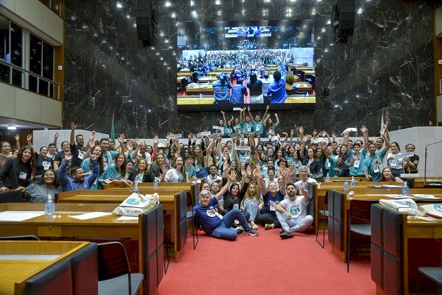 PJ Minas: estudantes aprovam documento final com propostas para a melhoria do ensino escolar