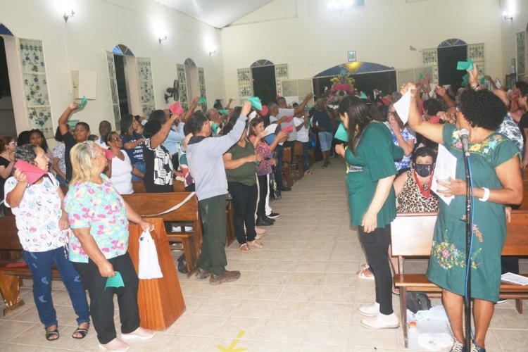 Procissão e missa no encerramento da festa de São Judas Tadeu na Barrinha