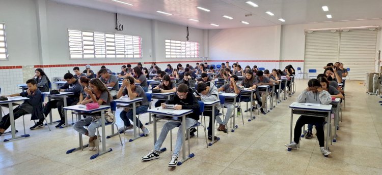 Minas Gerais realiza avaliações do Simave com 804 mil alunos