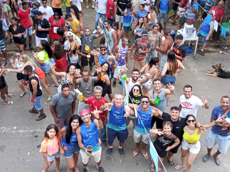 Xonados abre carnaval viçosense em Cachoeirinha