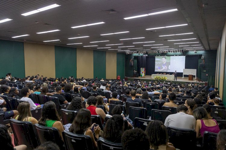 Aula Magna da UFV debate o papel da criatividade na educação