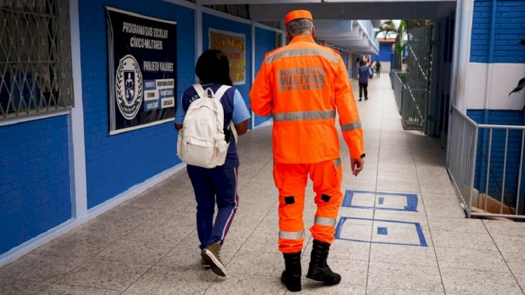 TCE-MG suspende expansão das escolas cívico-militares no estado