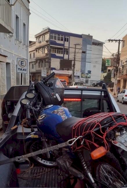 Polícia prende acusado de duplicar placa de veículo em Ervália