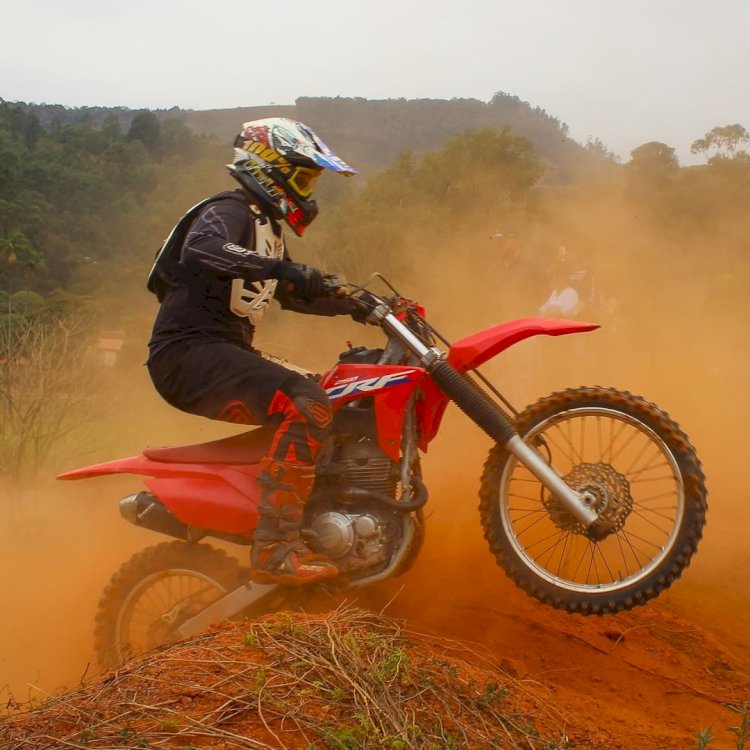 Araponga anuncia encontro de motocross em outubro