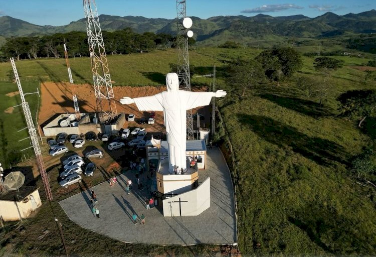 Guiricema promove caminhada coletiva até o Cristo Redentor municipal