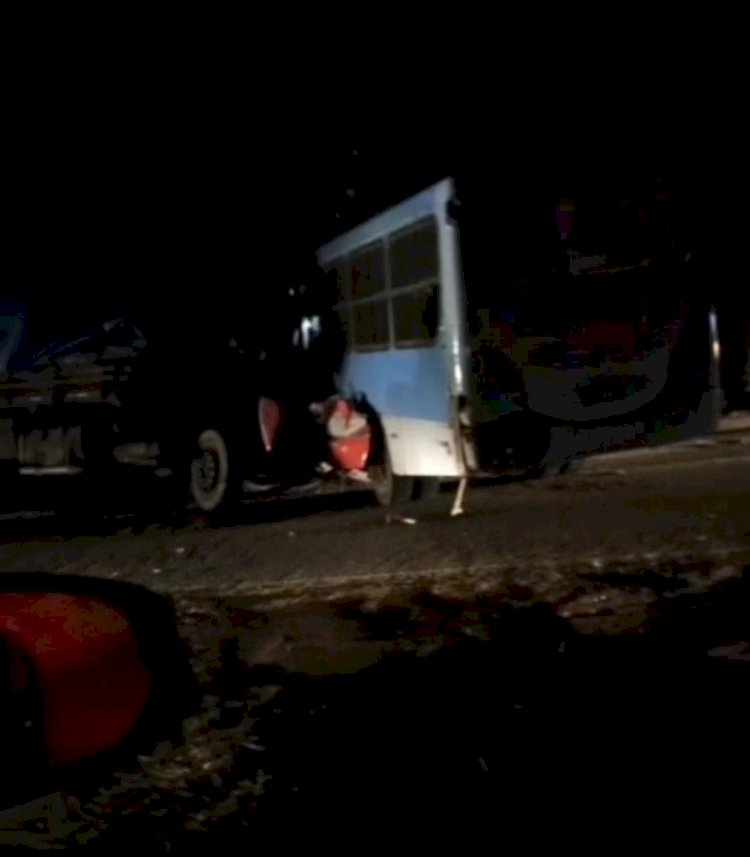 Morre motorista de caminhão devido a colisão com ônibus em Ponte Nova