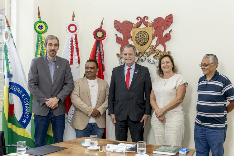 Presidente do Tribunal de Contas de MG visita UFV