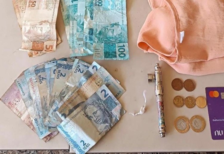 Mulher é presa por suspeita de roubo a comércio no Centro de Viçosa