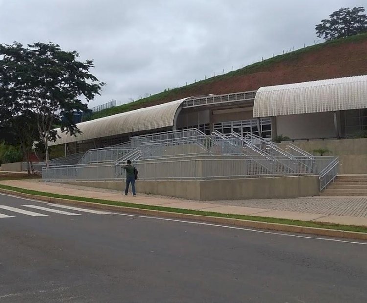 Paralisação de funcionários do RU da UFV expõe falhas contratuais da nova empresa