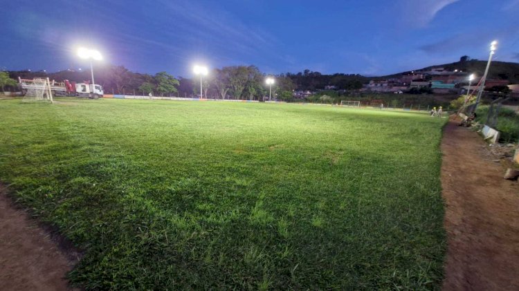 Prefeitura conclui iluminação em quatro campos de futebol e avança com obras em outras comunidades de Viçosa