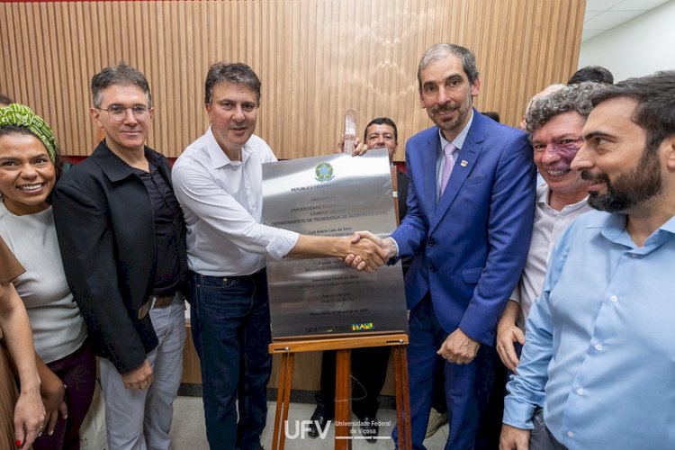 Ministro da Educação autoriza curso de Medicina em RP e anuncia verba para Hospital Universitário na UFV