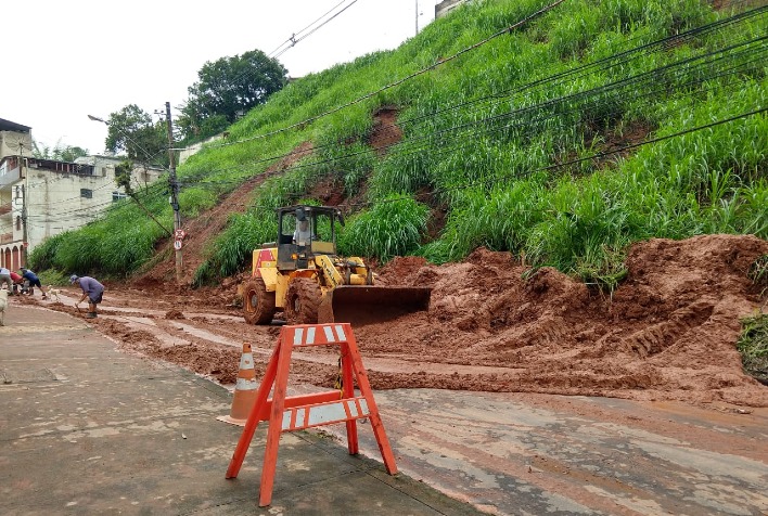 Chuva forte provoca estragos em Viçosa