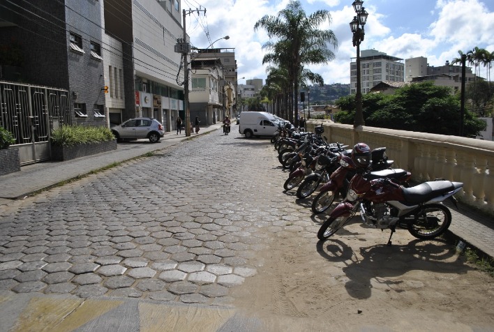 Obras na Bueno Brandão adiadas para o dia 1º