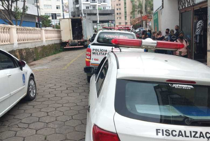 Festa clandestina é embargada pela Prefeitura