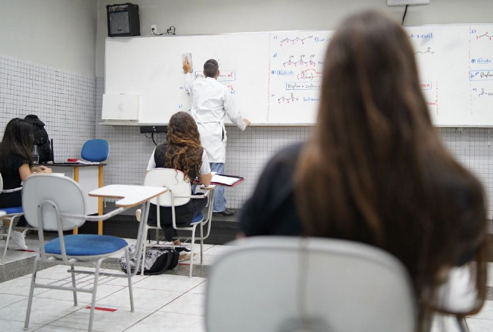 Quatro em cada dez estudantes pensaram em parar de estudar na pandemia