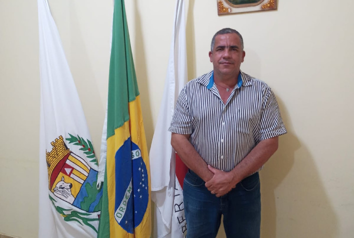 Robson Antonuci é empossado prefeito interino de Pedra do Anta