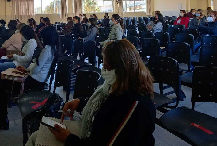 Rede municipal de ensino debate planejamento para volta às aulas presenciais