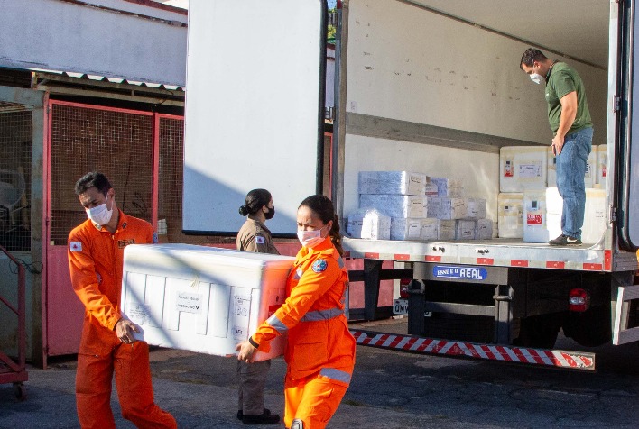 Viçosa recebe 3.082 doses da vacina contra a Covid-19