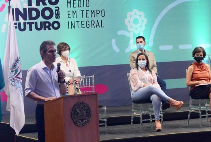 Ensino médio integral será implantado em 210 escolas mineiras