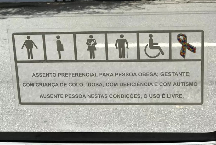 Projeto garante assento prioritário para pessoas com autismo no transporte coletivo