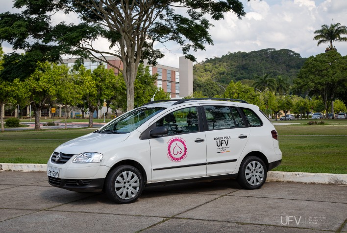 UFV doa veículo para Banco de Leite Humano de Viçosa