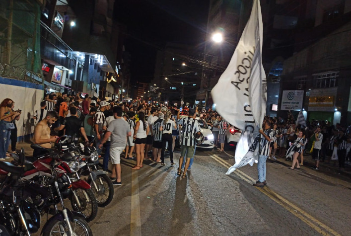 Torcedores do Galo fazem festa em Viçosa