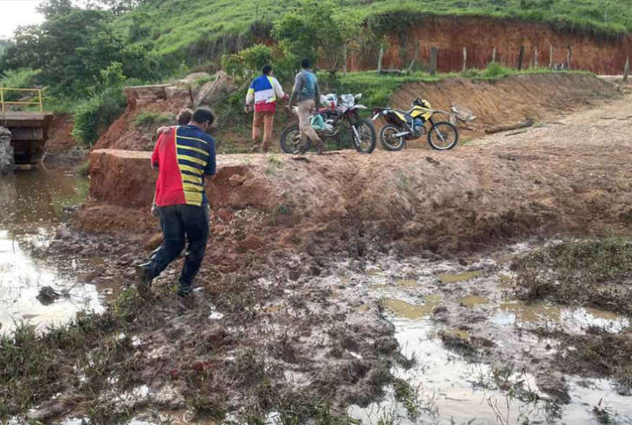 Grupo de trilheiros de MG salva menino de 02 anos picado por escorpião